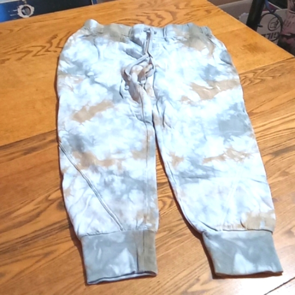 Young Fabulous & Broke YFB Women MEDIUM Pants NEW  Workout ATHLETIC YogaTie Dye